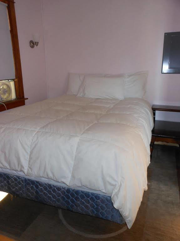 Katahdin Cabins Hotel Millinocket Buitenkant foto