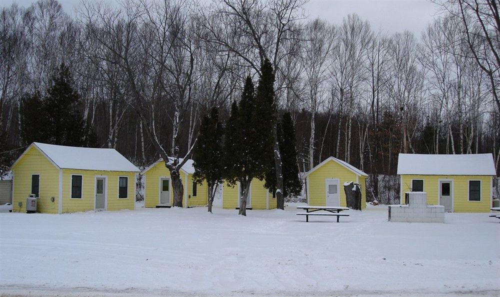 Katahdin Cabins Hotel Millinocket Buitenkant foto